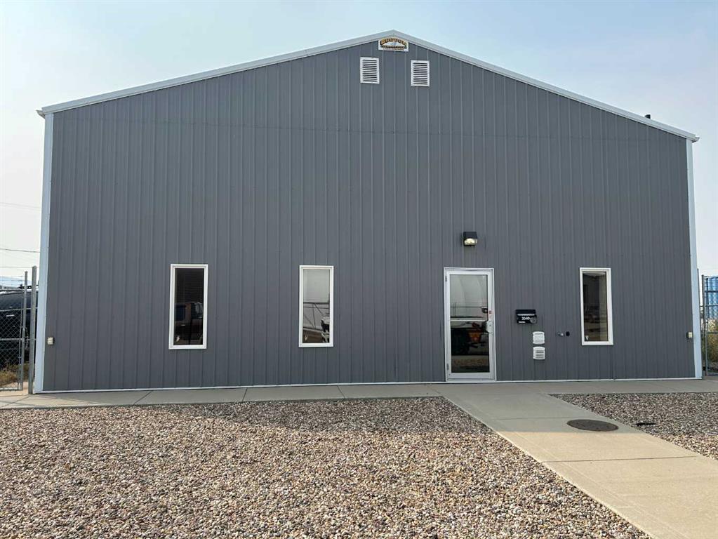 Picture of 2040 11 Avenue NW, Medicine Hat Real Estate Listing