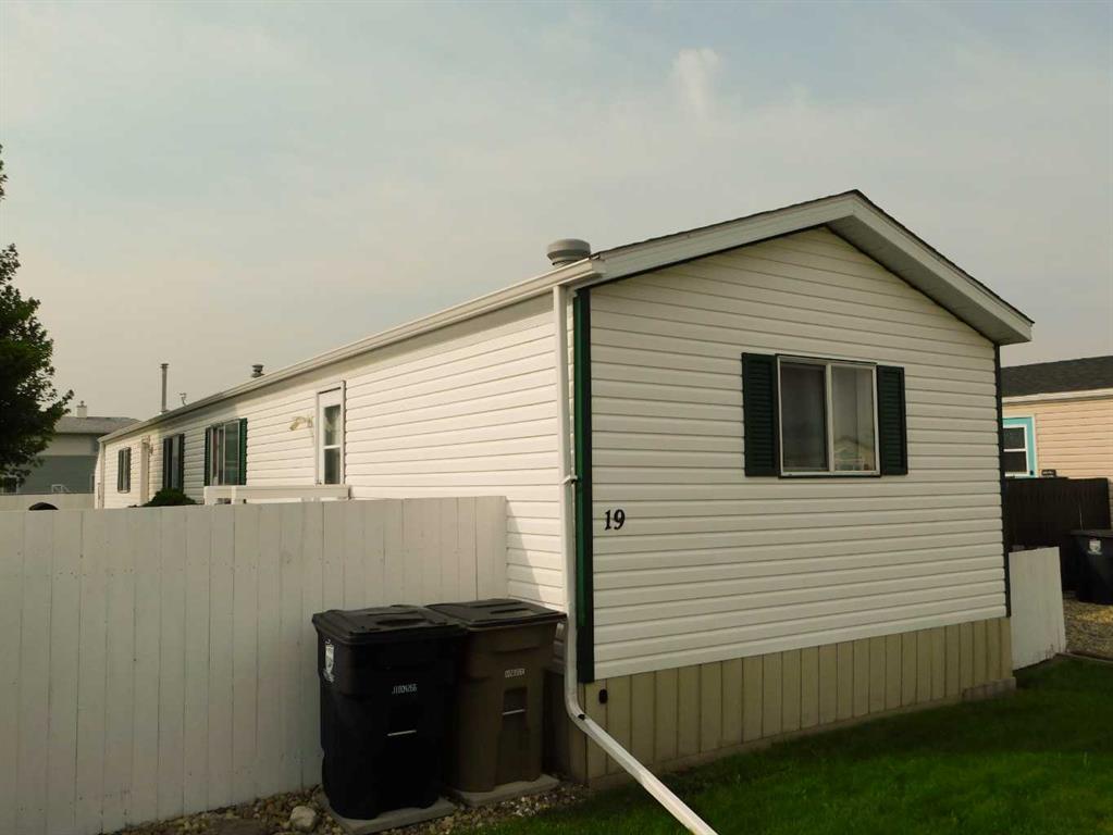 Picture of 19 Meadow Lake Gate , Brooks Real Estate Listing
