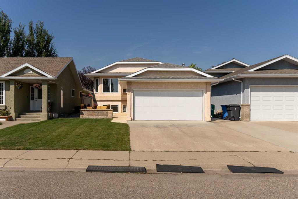 Picture of 364 Heritage Crescent W, Lethbridge Real Estate Listing