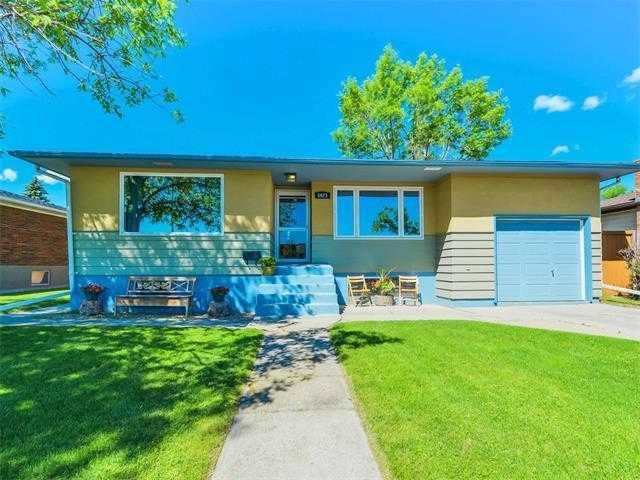 Picture of 5623 Centre Street NW, Calgary Real Estate Listing