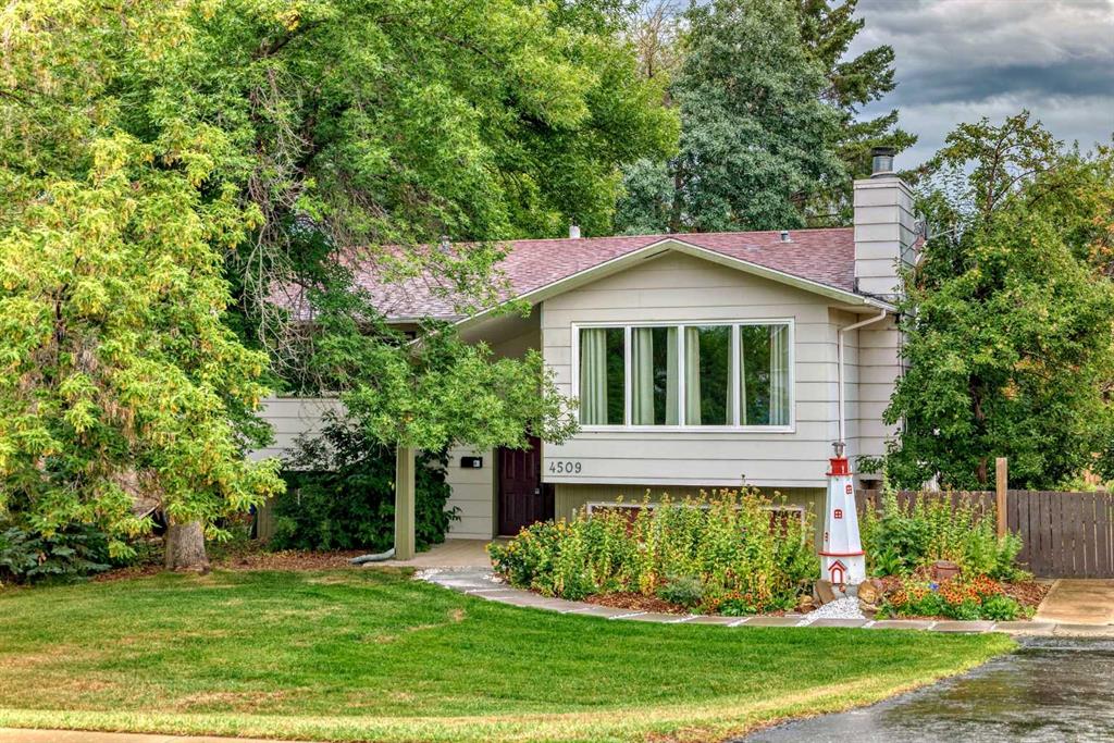 Picture of 4509 49 Street , Sylvan Lake Real Estate Listing
