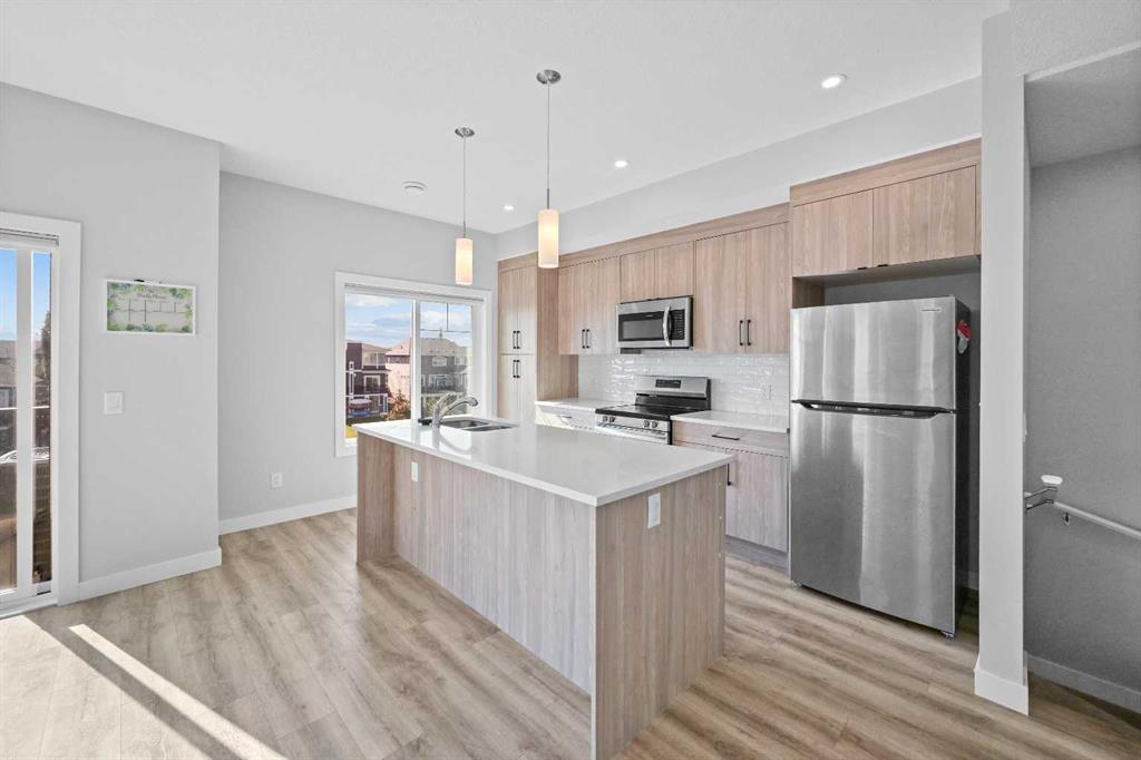 Picture of 384 Canals Crossing SW, Airdrie Real Estate Listing