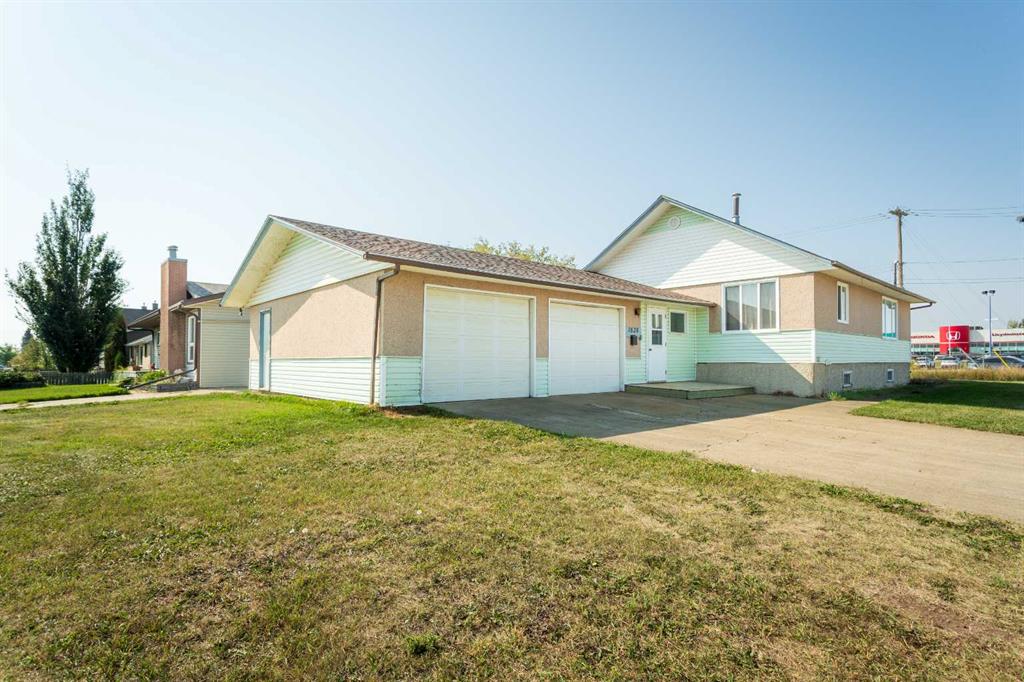 Picture of 1828 49 Avenue , Lloydminster Real Estate Listing