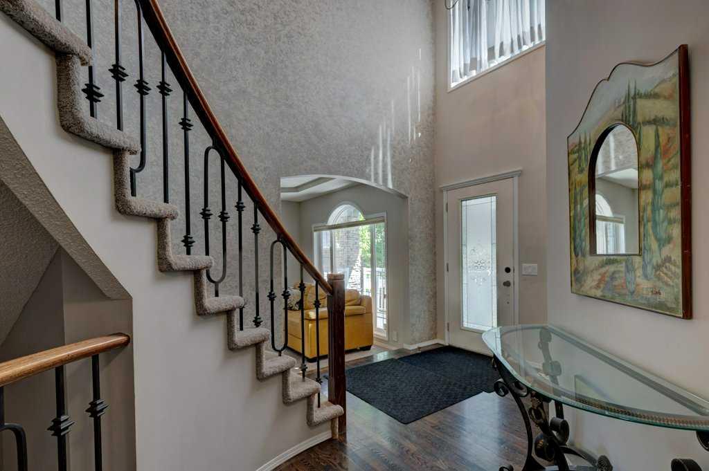 Picture of 3430 Douglasdale Boulevard SE, Calgary Real Estate Listing