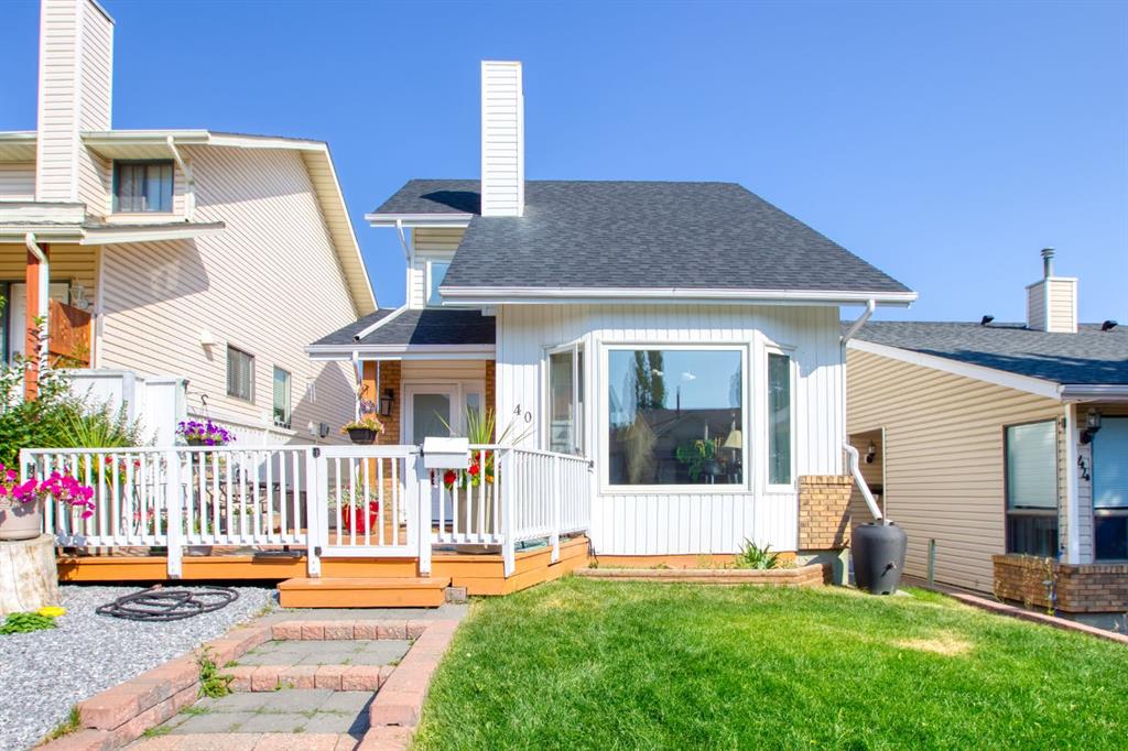 Picture of 40 Strathearn Crescent SW, Calgary Real Estate Listing