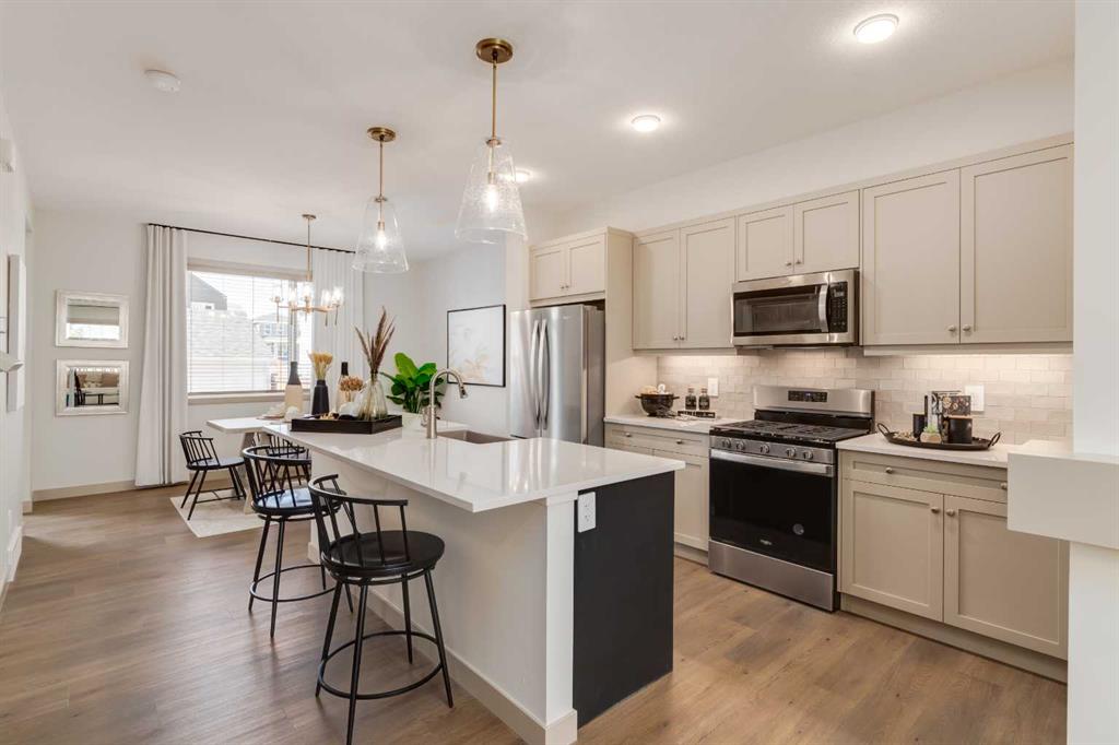 Picture of 51 Heirloom Boulevard SE, Calgary Real Estate Listing
