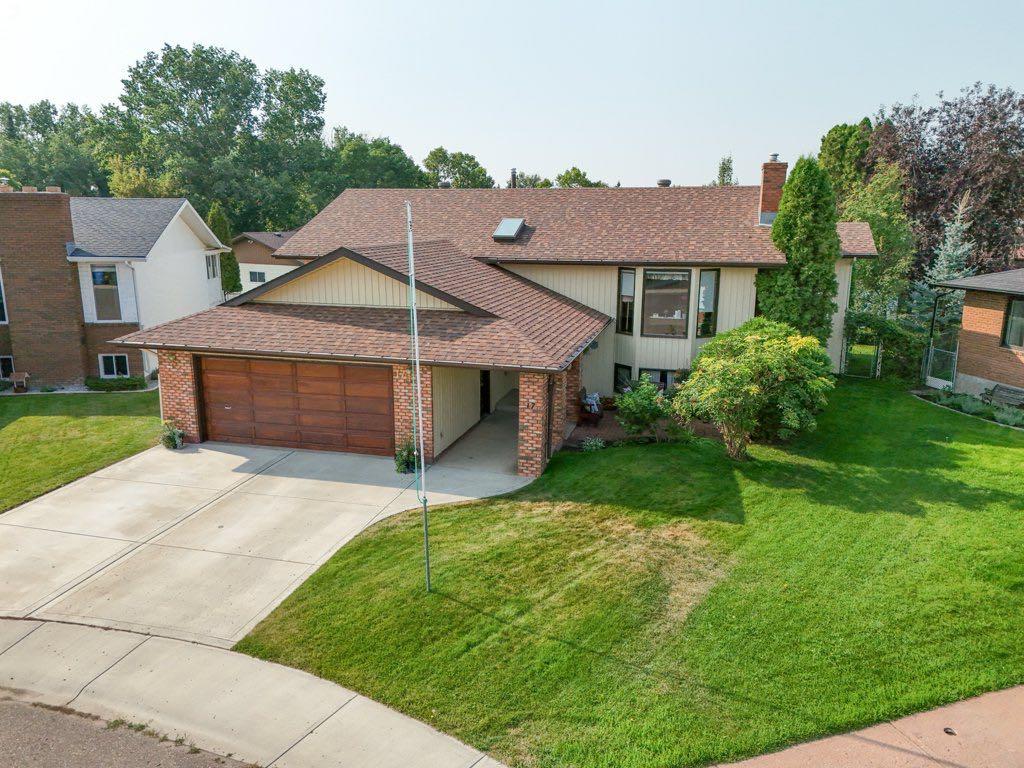 Picture of 17 Iris Court SE, Medicine Hat Real Estate Listing