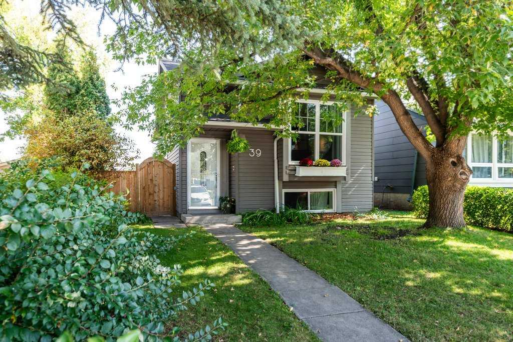 Picture of 39 Shawglen Place SW, Calgary Real Estate Listing