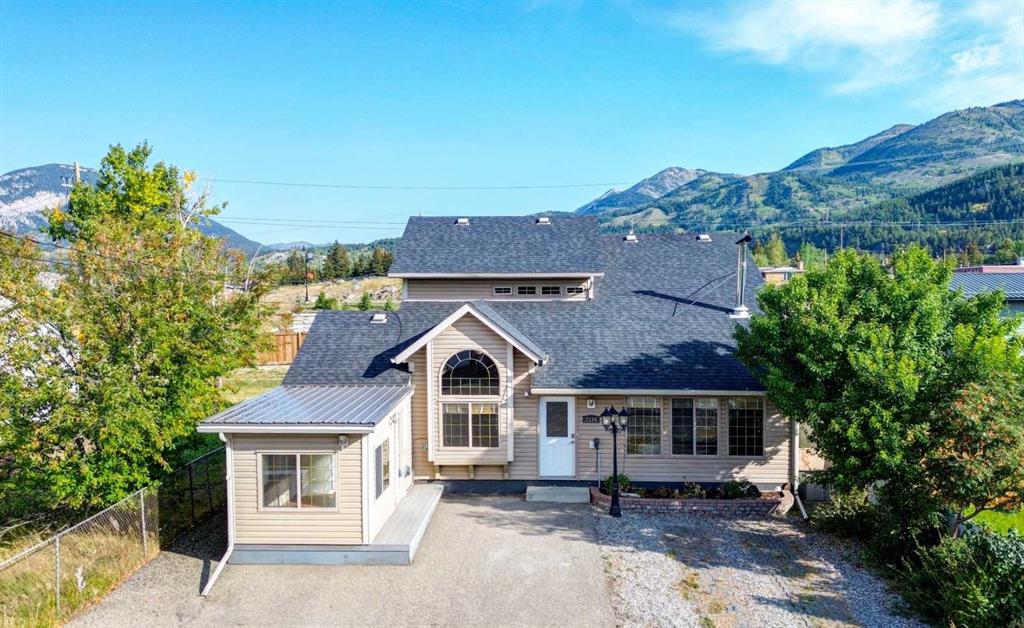Picture of 2134 214 Street , Bellevue Real Estate Listing