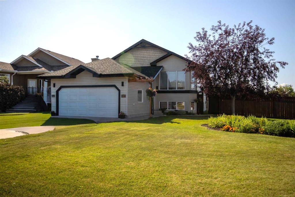 Picture of 1112 2 Street NE, Sundre Real Estate Listing