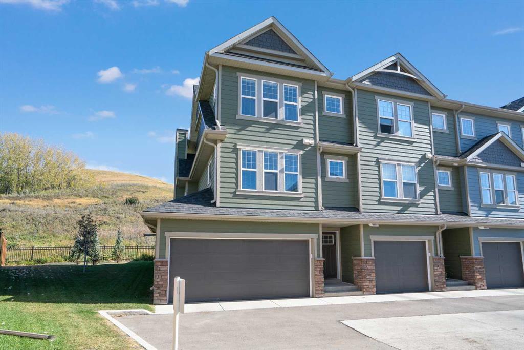 Picture of 284 Cranbrook Square SE, Calgary Real Estate Listing