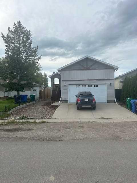 Picture of 1115 43 Avenue N, Lethbridge Real Estate Listing
