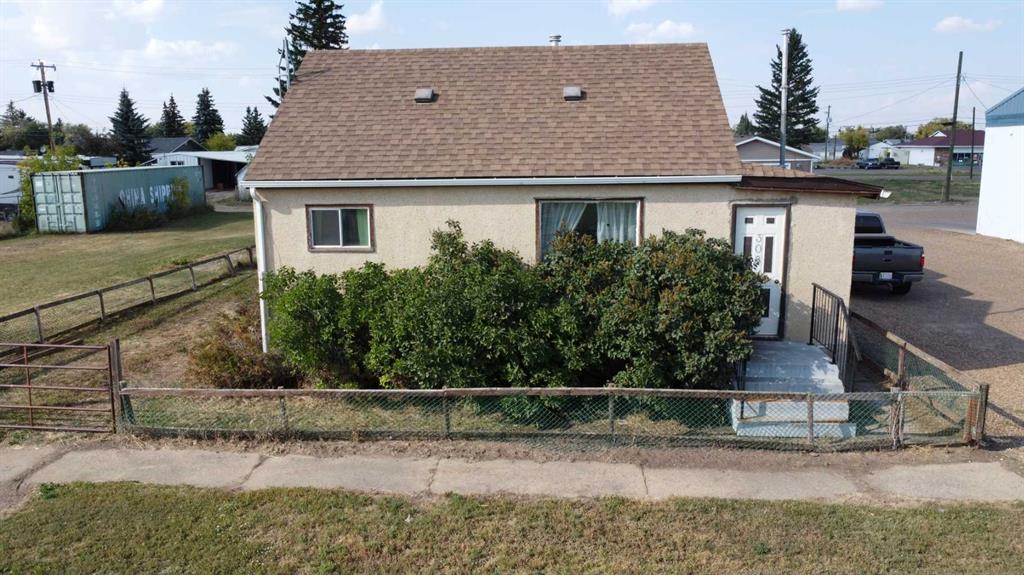 Picture of 308 1 Avenue E, Hanna Real Estate Listing