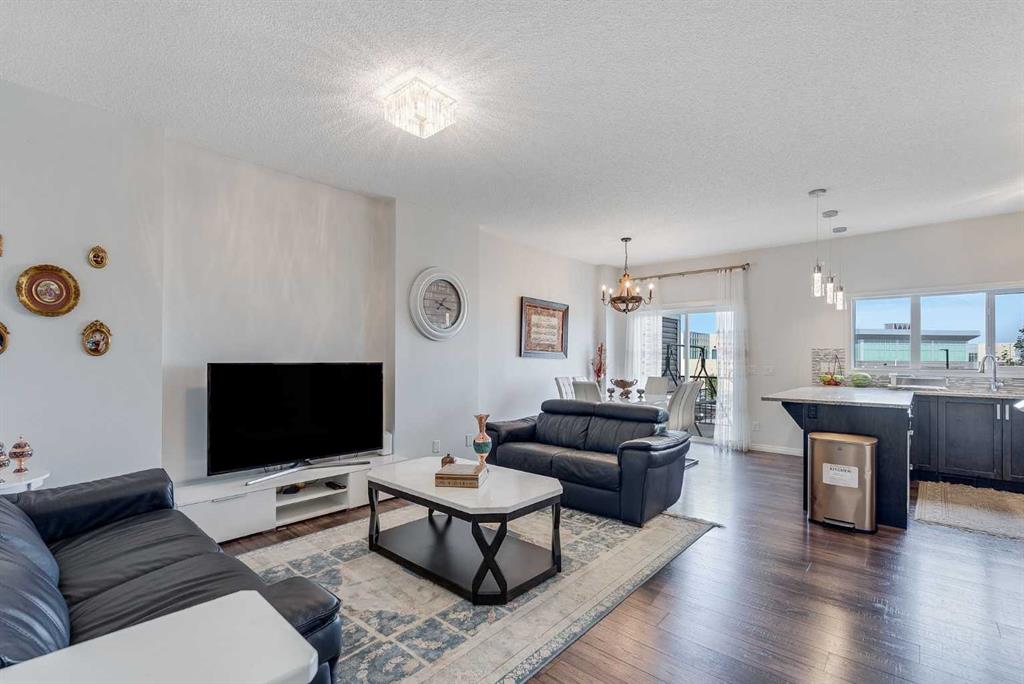 Picture of 665 Hillcrest Road SW, Airdrie Real Estate Listing