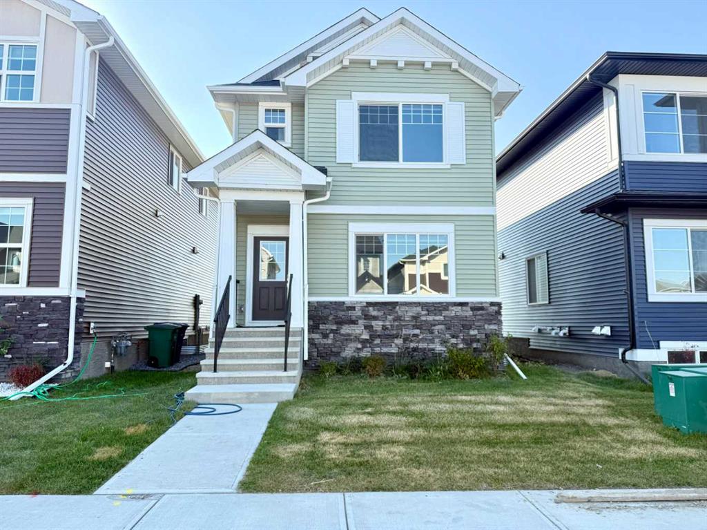 Picture of 581 Baywater Manor SW, Airdrie Real Estate Listing