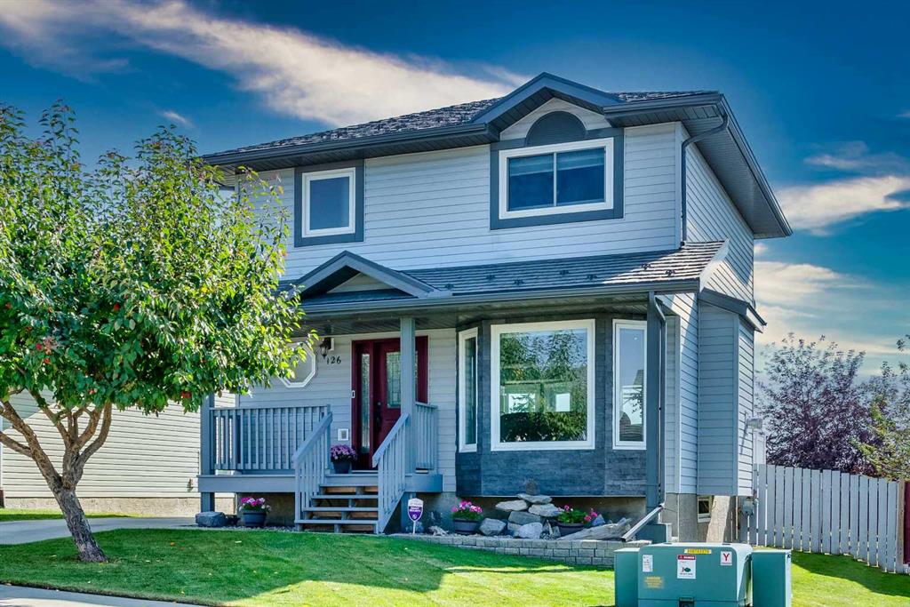 Picture of 126 Elizabeth Way SE, Airdrie Real Estate Listing