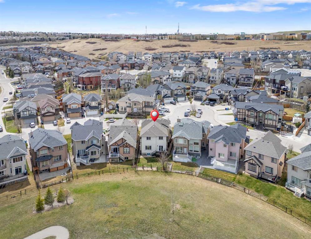 Picture of 44 Sherwood Circle NW, Calgary Real Estate Listing