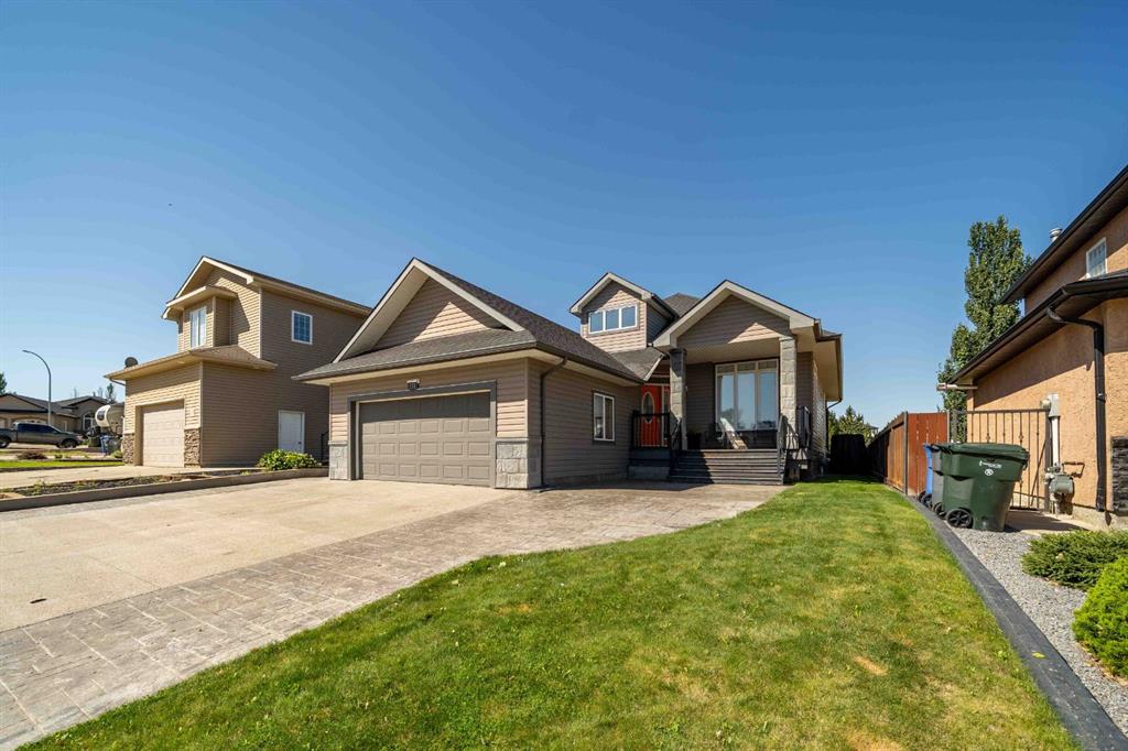 Picture of 133 Sunwood Crescent SW, Medicine Hat Real Estate Listing