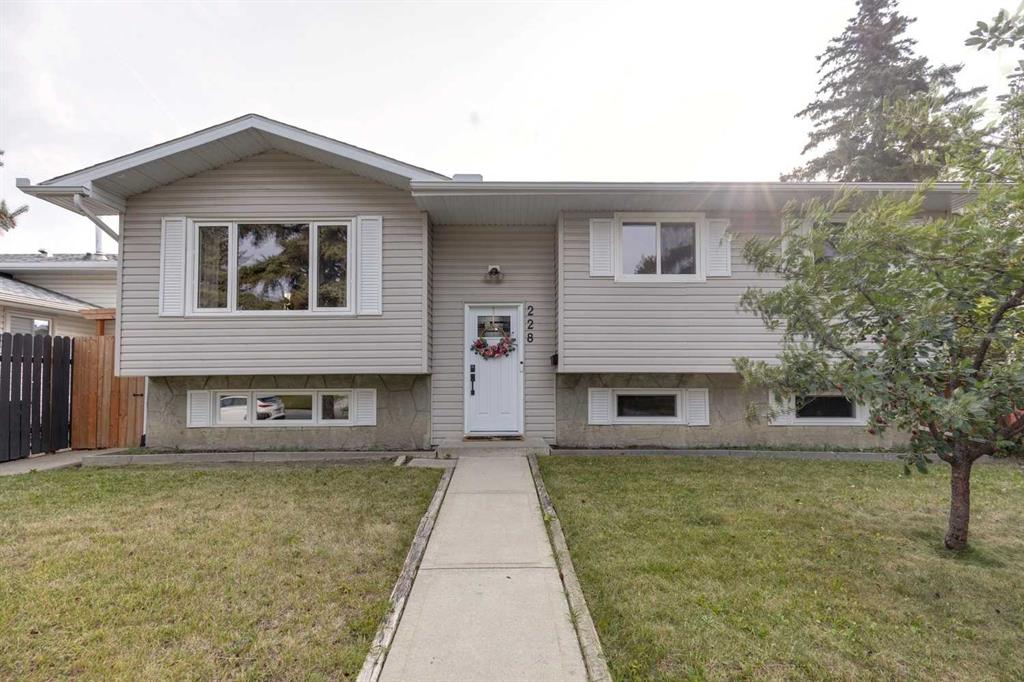 Picture of 228 Penbrooke Way SE, Calgary Real Estate Listing