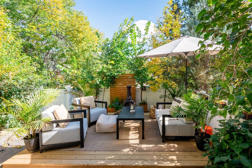 Picture of 396 Brae Glen Crescent SW, Calgary Real Estate Listing