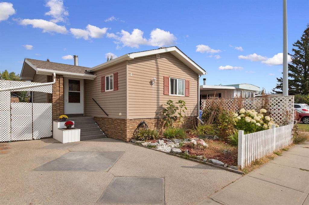 Picture of 4 Birch Close , Olds Real Estate Listing