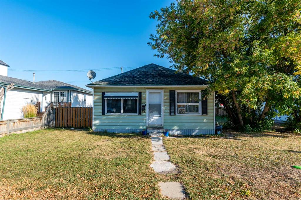 Picture of 5012 47 Street , Lloydminster Real Estate Listing