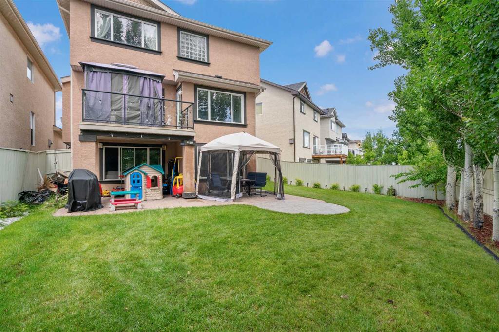 Picture of 84 Everwillow Park SW, Calgary Real Estate Listing