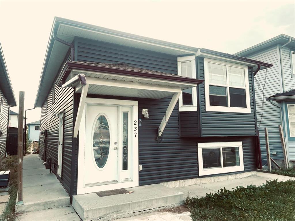 Picture of 237 Tarawood Close NE, Calgary Real Estate Listing