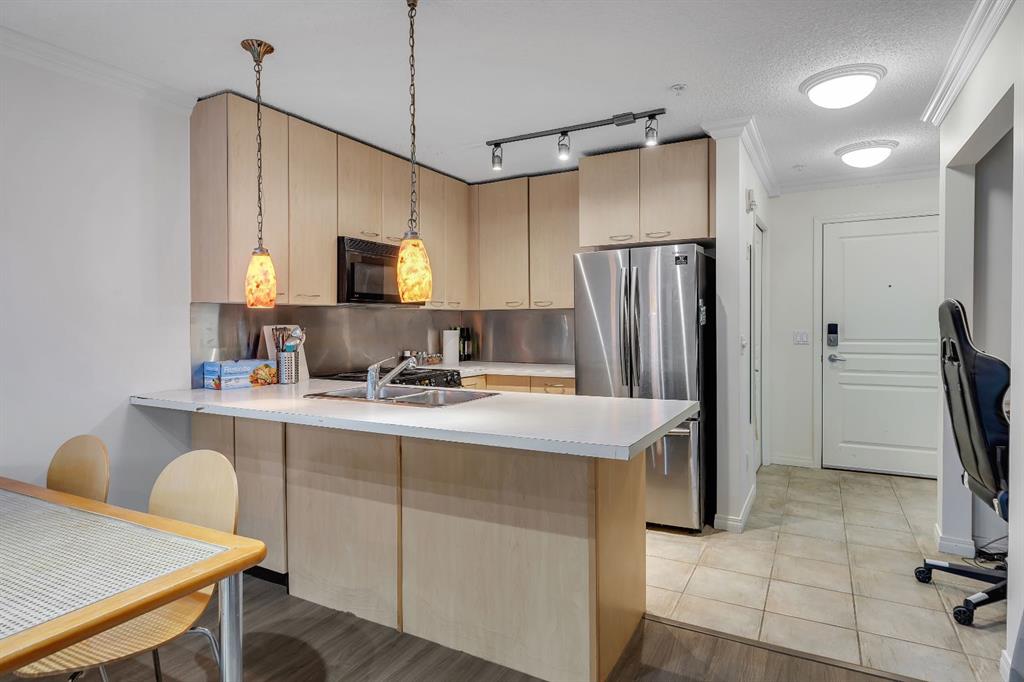 Picture of 327, 22 Richard Place SW, Calgary Real Estate Listing