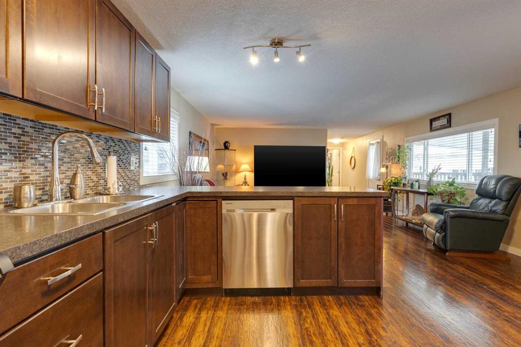 Picture of 106, 99 Arbour Lake Road NW, Calgary Real Estate Listing