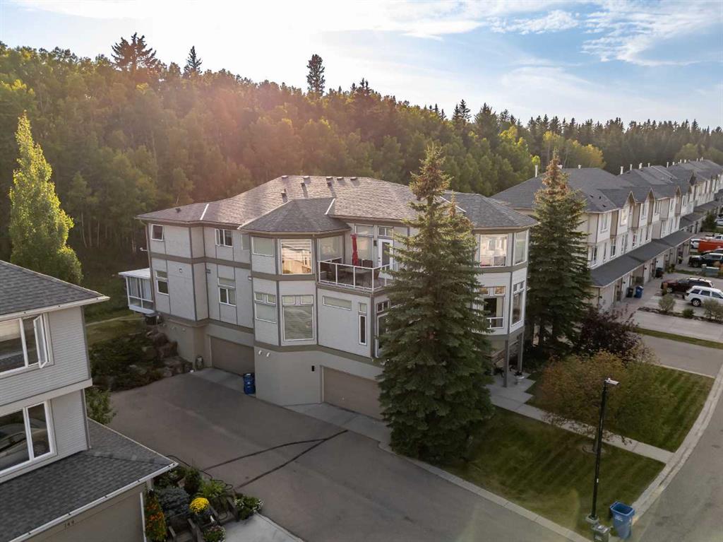 Picture of 3R, 147 Crawford Drive , Cochrane Real Estate Listing