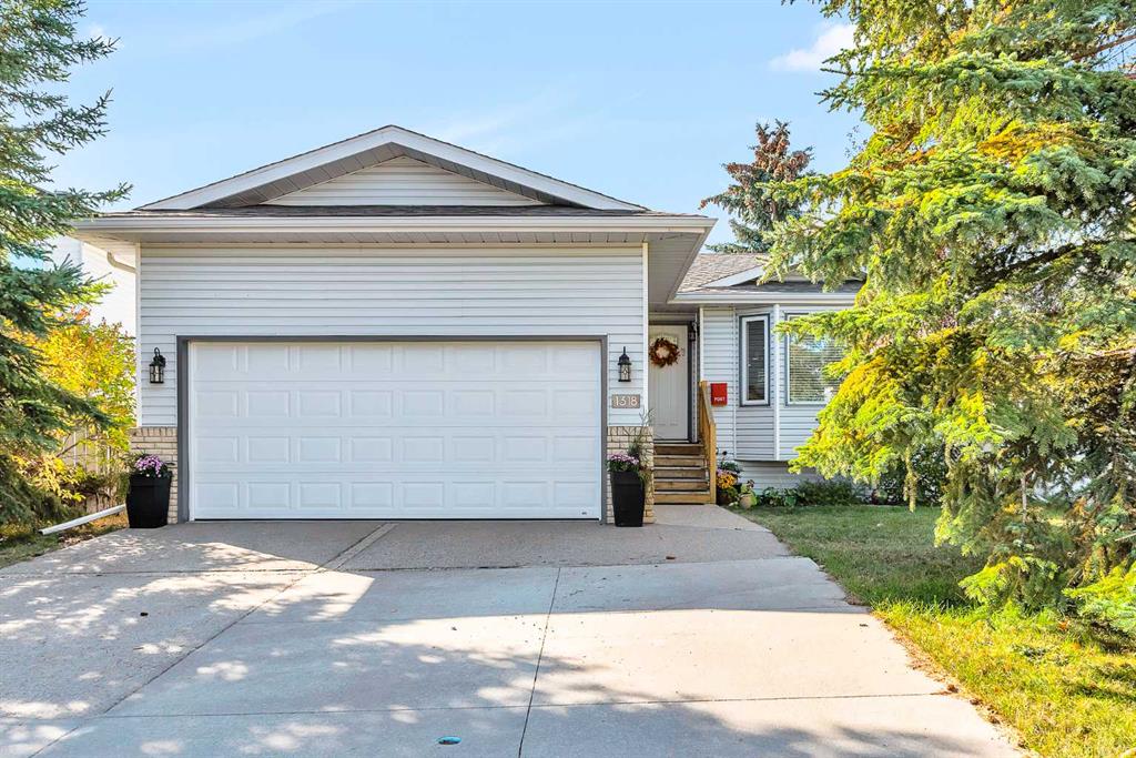 Picture of 1318 Whitfield Avenue , Crossfield Real Estate Listing