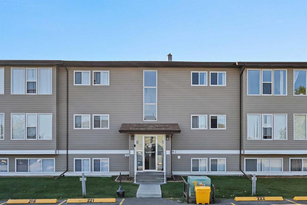 Picture of 224, 101 Big Hill Way SE, Airdrie Real Estate Listing
