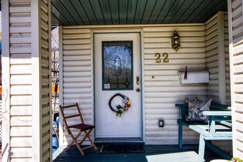 Picture of 22 Greenview Crescent , Strathmore Real Estate Listing