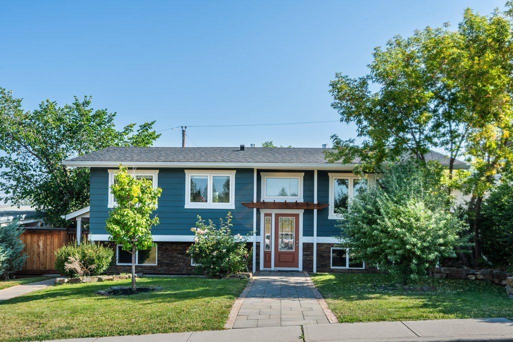 Picture of 112 Selkirk Drive SW, Calgary Real Estate Listing