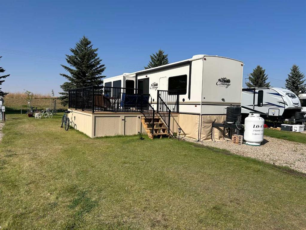 Picture of 18 King Fisher Lane , Rural Vulcan County Real Estate Listing