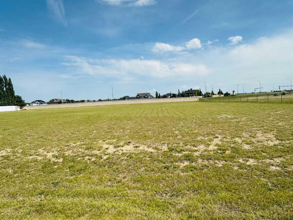 Picture of 3002 Southridge Boulevard S, Lethbridge Real Estate Listing