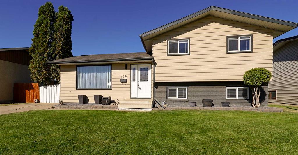 Picture of 134 Shields Crescent SE, Medicine Hat Real Estate Listing