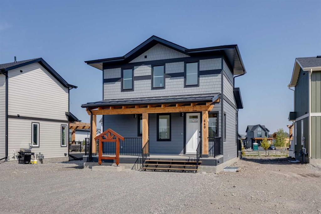 Picture of 640 Cottageclub Bend , Rural Rocky View County Real Estate Listing
