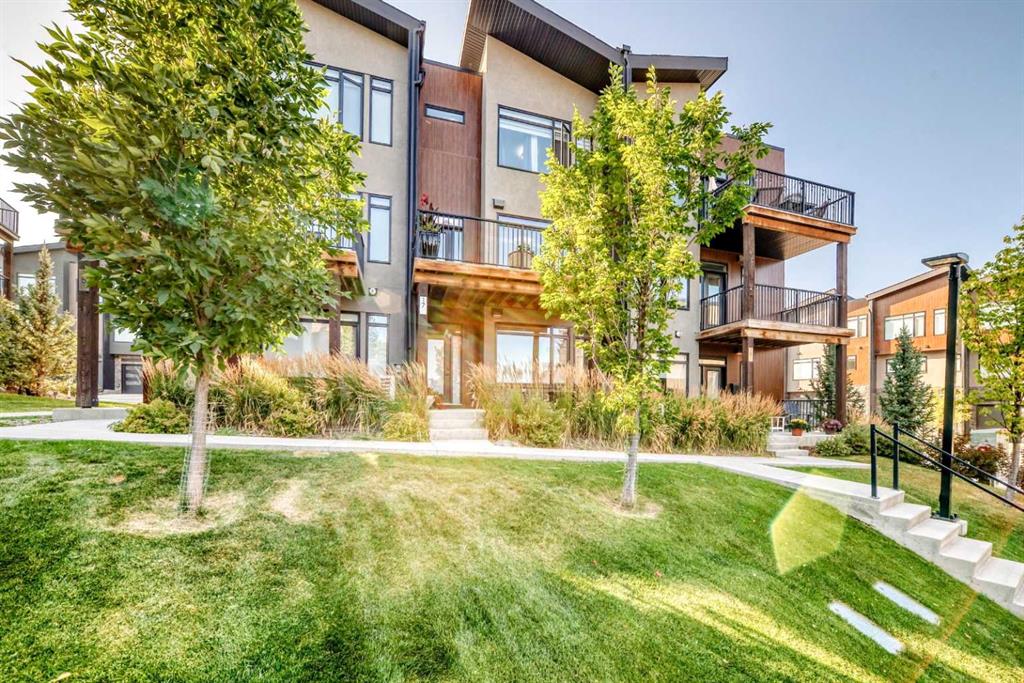 Picture of 17 Royal Elm Green NW, Calgary Real Estate Listing