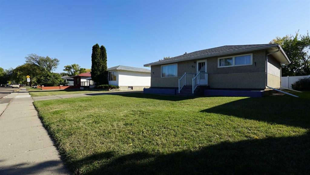Picture of 51 Connaught Drive SW, Medicine Hat Real Estate Listing