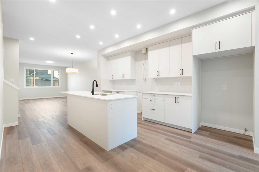 Picture of 552 Rowmont Boulevard NW, Calgary Real Estate Listing