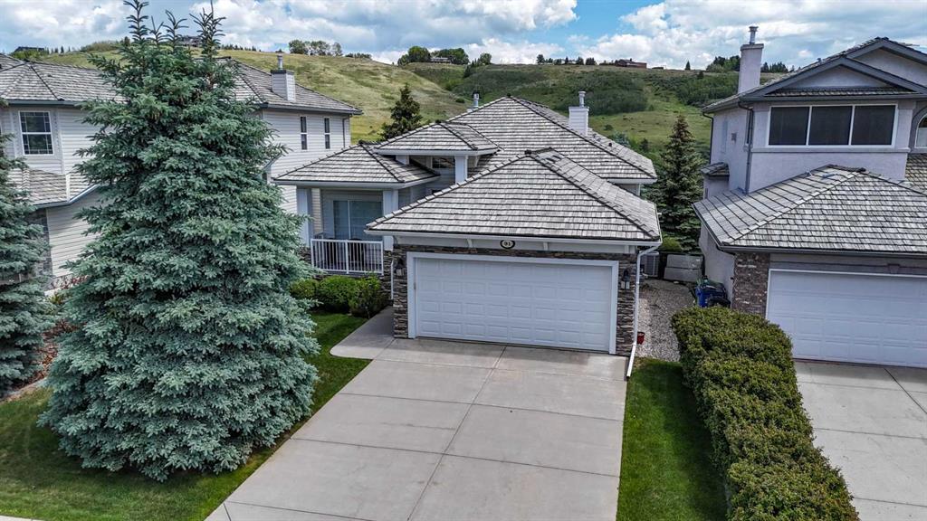Picture of 91 Gleneagles Terrace , Cochrane Real Estate Listing