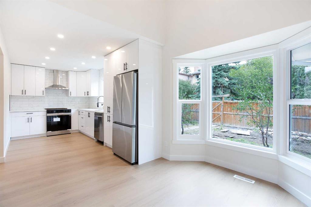 Picture of 24 Hawkwood Crescent NW, Calgary Real Estate Listing