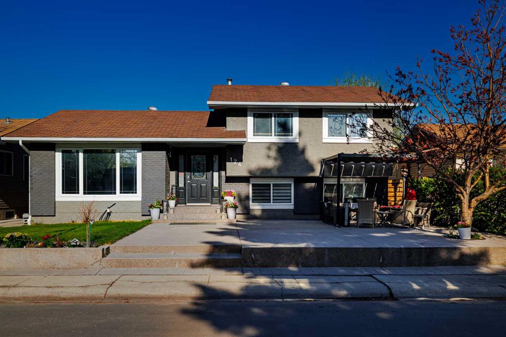 Picture of 124 Whiteside Crescent NE, Calgary Real Estate Listing