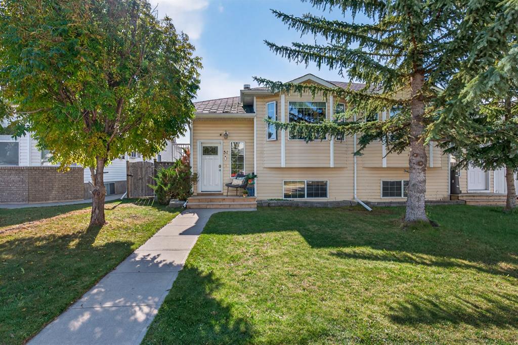 Picture of 51 Ross Place , Crossfield Real Estate Listing