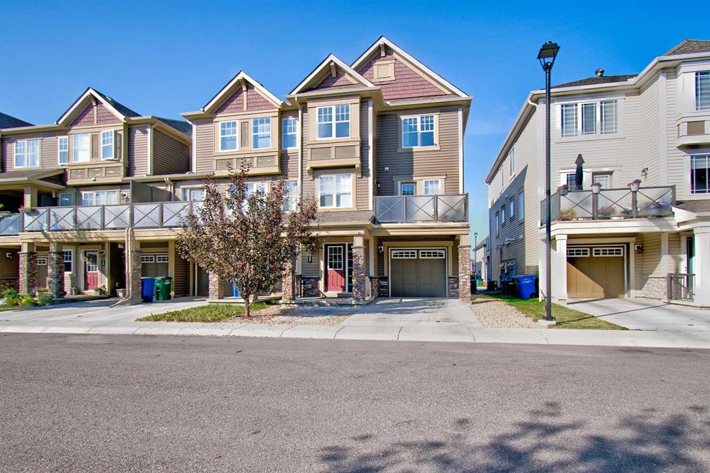 Picture of 221 Hillcrest Gardens SW, Airdrie Real Estate Listing