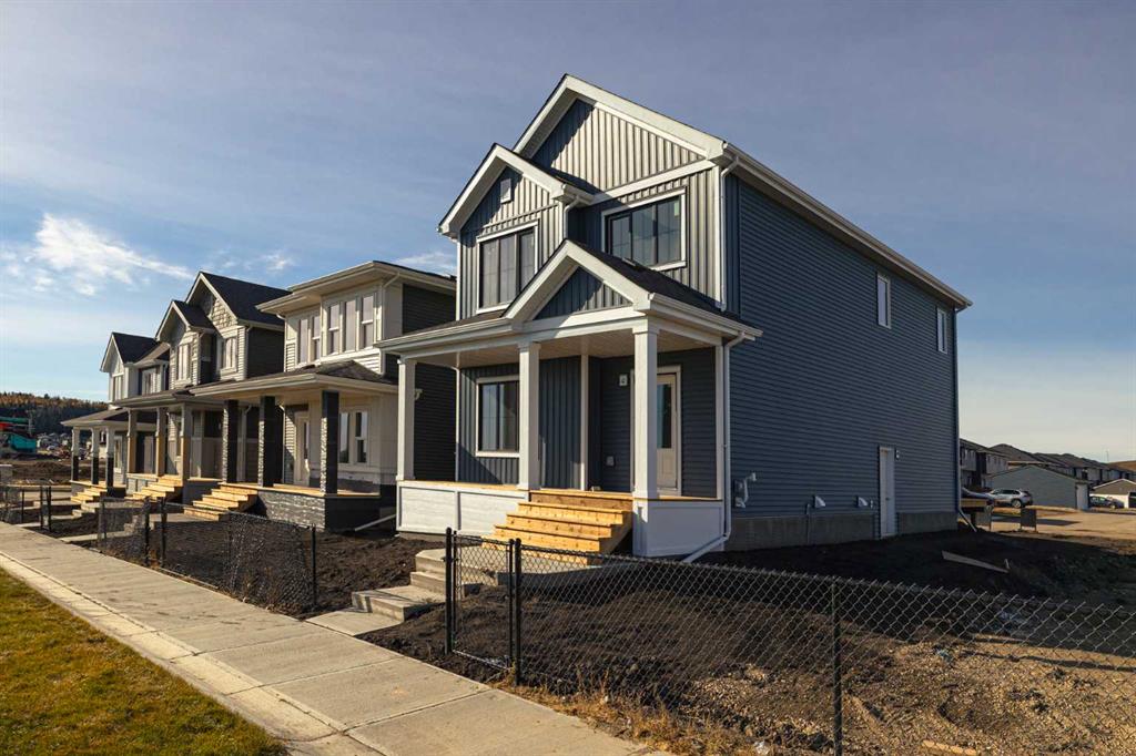 Picture of 19 Creekstone Walk SW, Calgary Real Estate Listing