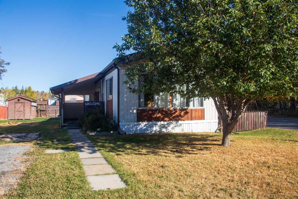 Picture of 320 4 Street NW, Sundre Real Estate Listing