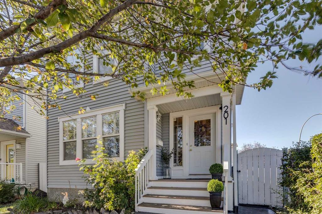 Picture of 201 Citadel Forest Close NW, Calgary Real Estate Listing